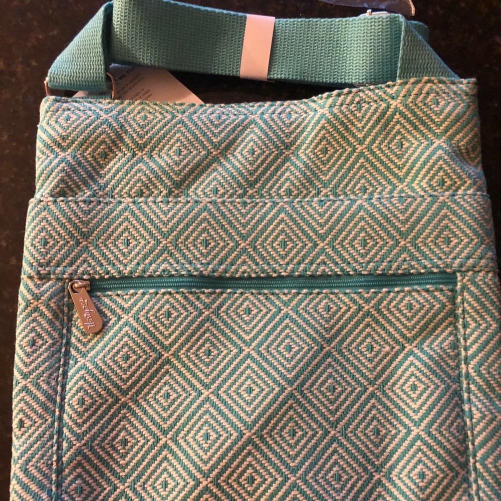 Organizing shoulder bag